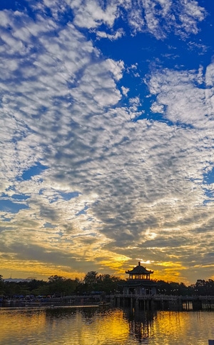 夕阳-晚霞-火烧云-榕江-西湖 图片素材