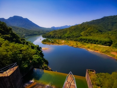 水面-水库-蓝天-绿水-青山 图片素材