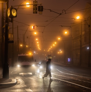 秋色-布拉格-伏尔塔瓦河畔-街道-清晨 图片素材