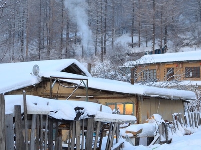 冬日-木屋-炊烟-雪-木屋 图片素材