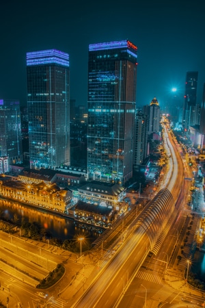 黑金-高楼-车流-夜景-城市 图片素材