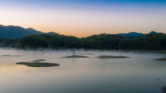 远景-群山-白云-岛屿-云雾 图片素材