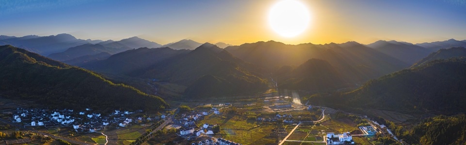 远景-全景-山村-白云-群山 图片素材