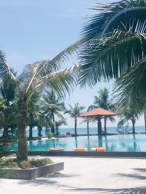海滨-沙滩-蓝天-旅行-美景 图片素材