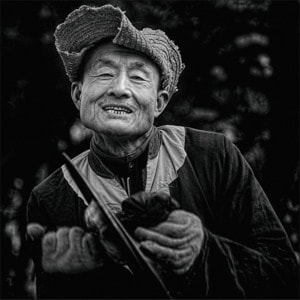 人像写真-抓拍-老人-老年人-老人家 图片素材