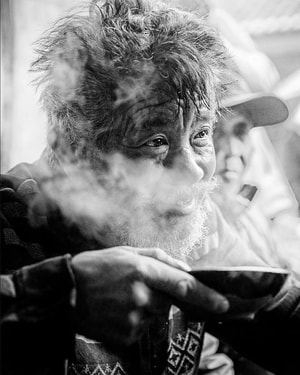 人像-抓拍-黑白-男人-男性 图片素材