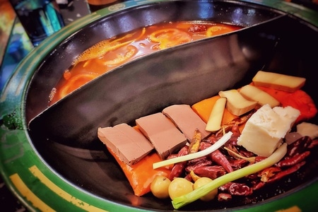 火锅-美食-春天-火锅-麻辣红锅 图片素材