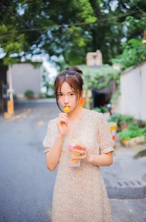 人像-夏日-美女-女性-女人 图片素材