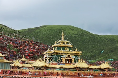 旅拍-色达-山雨来临-房屋-建筑 图片素材