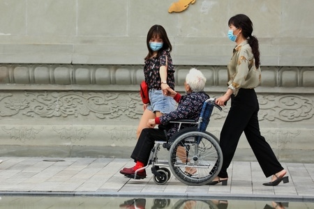 城市街景-太古里-一家人-轮椅-女人 图片素材