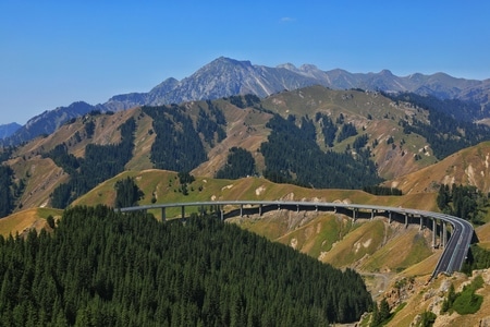 旅行-风光-新疆果子沟大桥-山-山峰 图片素材