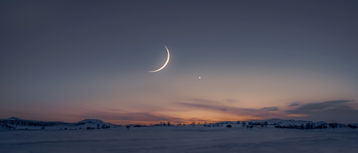 月亮-金星-雪原-索尼-孤星伴月 图片素材