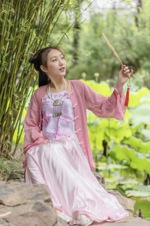 人像摄影-模特-人像-美女-庭院 图片素材