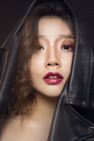 炫酷-室内写真-个性-极简-美女 图片素材