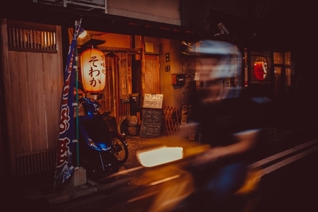 京都行摄-京都-四条河原町-街道-房屋 图片素材