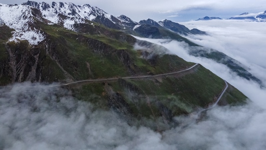 阿坝藏族羌族自治州-云海-航拍-四姑娘山-垭口 图片素材