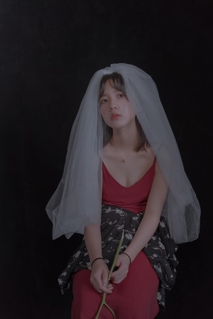 写真-室内-影棚-少女-可爱 图片素材