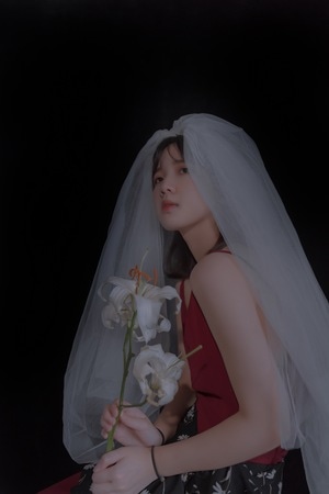 写真-室内-影棚-少女-可爱 图片素材