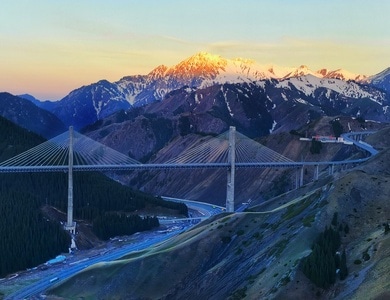 旅行-建筑-新疆-图一乐-雪山 图片素材