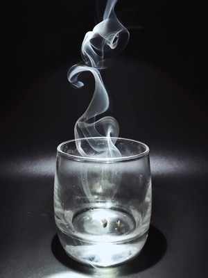 烟雾-静物-烟雾-杯子-玻璃杯 图片素材