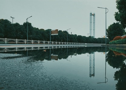 手机拍天下-她说-手机摄影-马路-风景 图片素材