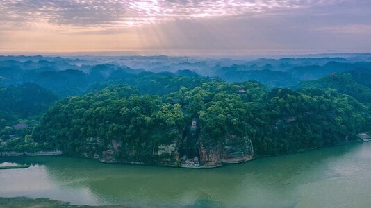 大佛-清晨-天空-河流-河 图片素材