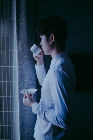 人像-男生-室内-私房-清新 图片素材