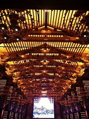 旅行-建筑-尼山圣境大学堂-建筑-吊灯 图片素材