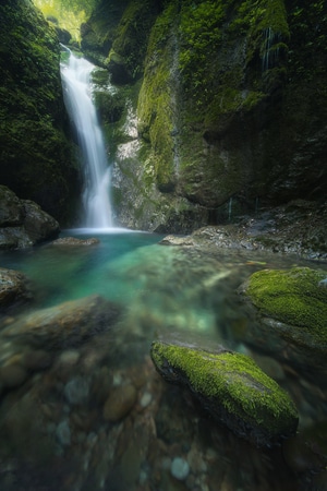 青苔-流水-瀑布-风景-风光 图片素材