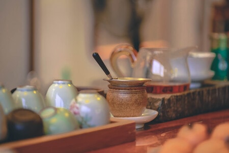 走走看看-一瞬间-碗-茶碗-木桌 图片素材