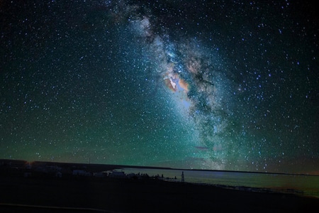 青海湖的银河-我在湖畔-夜景-青海湖-星空 图片素材