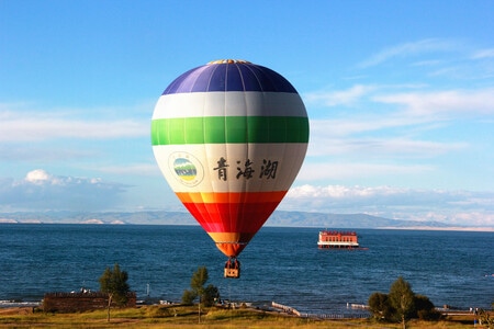 青海湖的银河-我在湖畔-湖-湖泊-热气球 图片素材