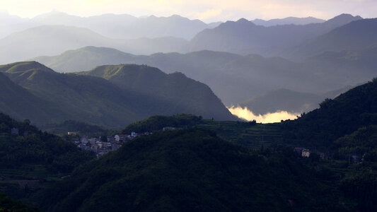 旅行-风光-远眺-云雾-长焦 图片素材