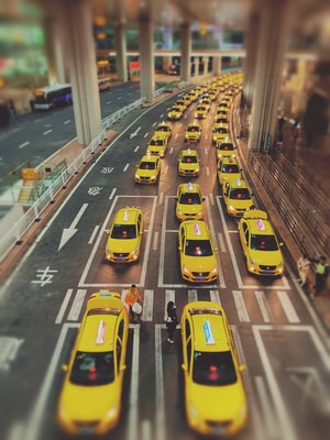 城市-旅行-道路-车道-车辆 图片素材