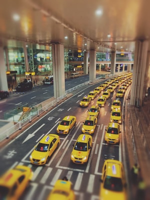 城市-旅行-道路-车道-车辆 图片素材