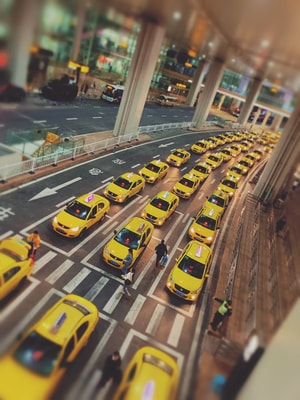 城市-旅行-道路-车道-车辆 图片素材