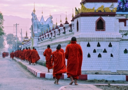 旅行-纪实-缅甸-人文-对称美 图片素材