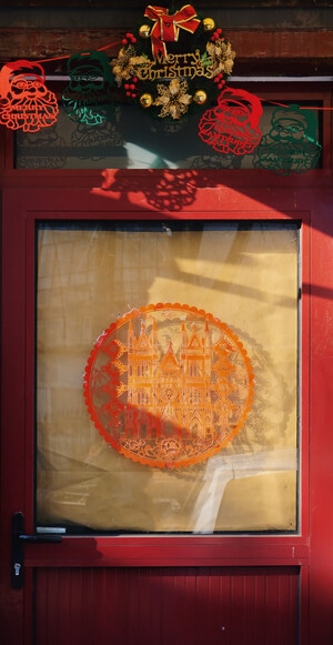 人像-建筑-光影-圣诞-窗花 图片素材
