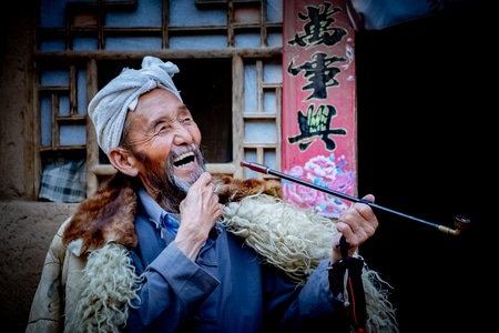 旅行-男性-男人-老人-笑容 图片素材