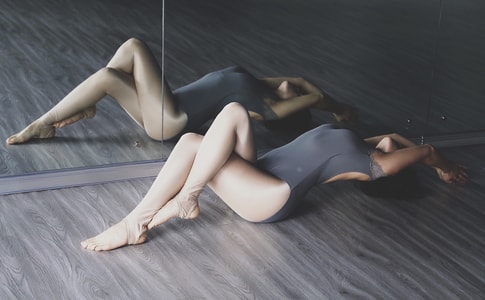 女性灵感-人像-复古-瑜伽-女人 图片素材