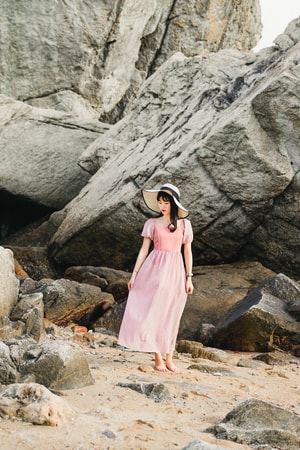 自然-岩石-沙滩-海-裙子 图片素材