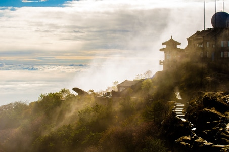 晨雾-我要上封面-泰山-玉皇顶-泰山 图片素材