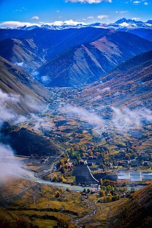 川西-山峰-山谷-雪山-风光 图片素材