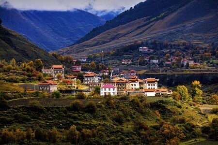 风光-川西-山谷-雪山-风景 图片素材