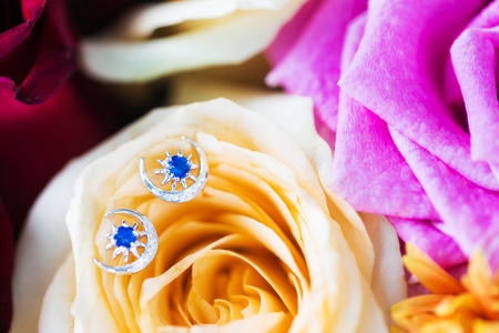 蓝宝石-钻石-宝石-戒指-摆拍 图片素材