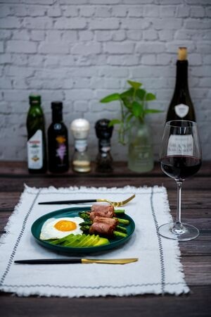 食物-西餐-健康-刀叉-红酒 图片素材