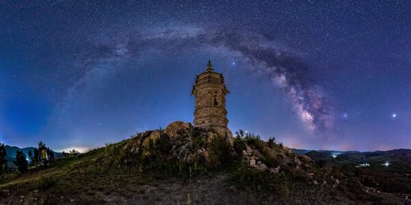 蓝-星空-塔-辽塔-星空 图片素材