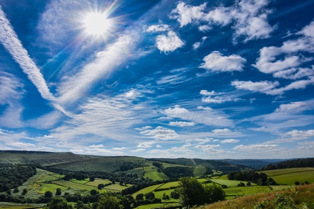 草地-蓝天-白云-自然-风景 图片素材