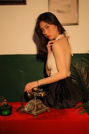 人像-少女-复古-港风-闺蜜 图片素材
