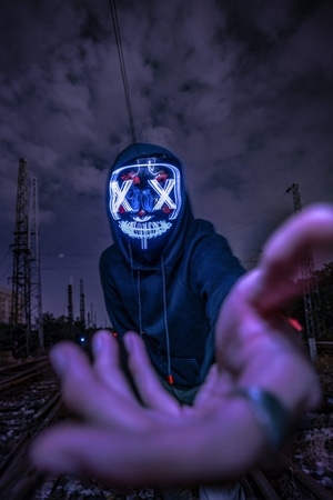构图-夜景-炫酷-男人-男性 图片素材